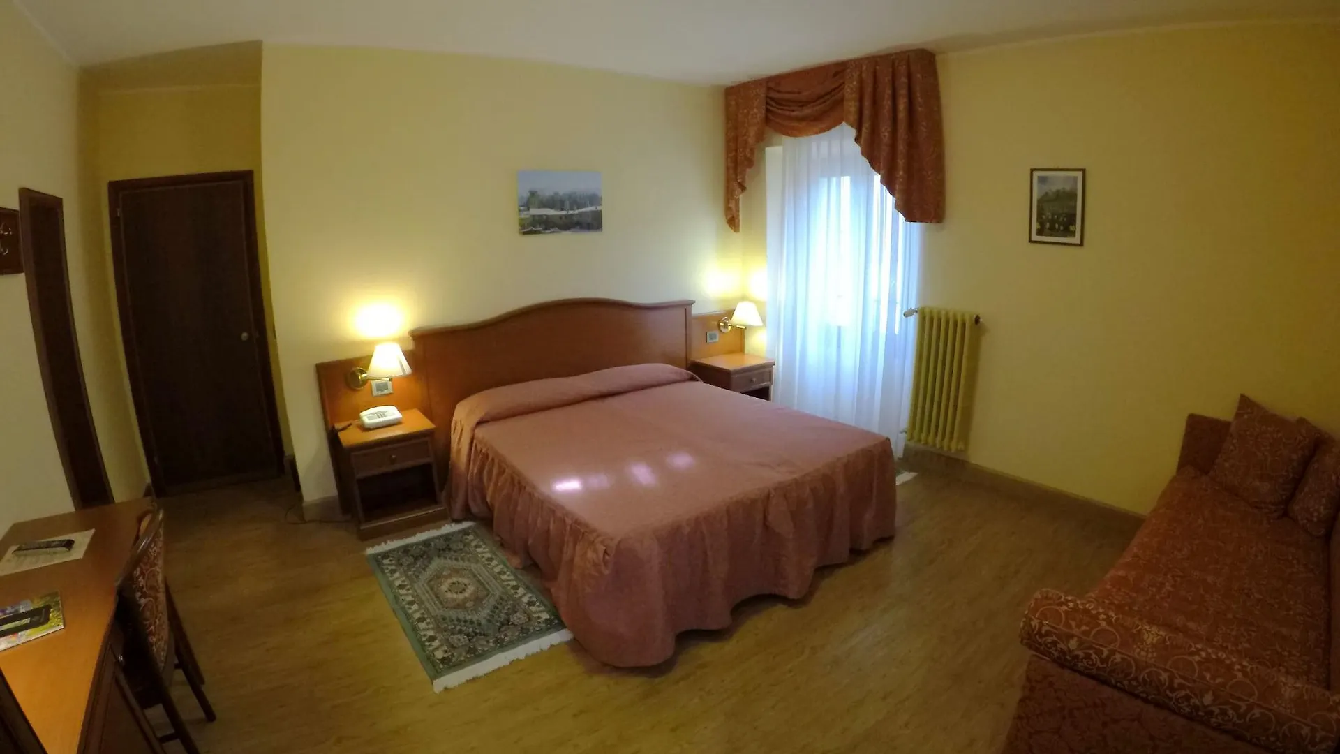 Hotel Ristorante Combolo Teglio 3*,