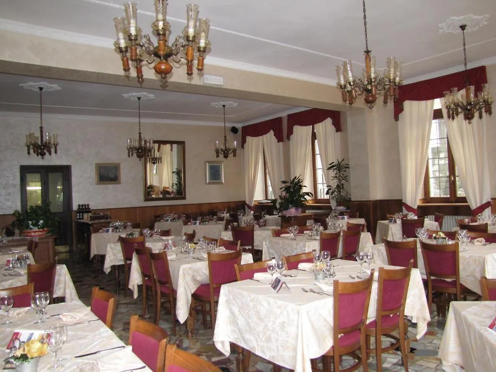 Hotel Ristorante Combolo Teglio 3*,  Italia